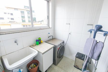 Apartamento à venda com 180m², 3 quartos e 2 vagas Apartamento à venda com 180m², 3 quartos e 2 vagasArea de serviço
