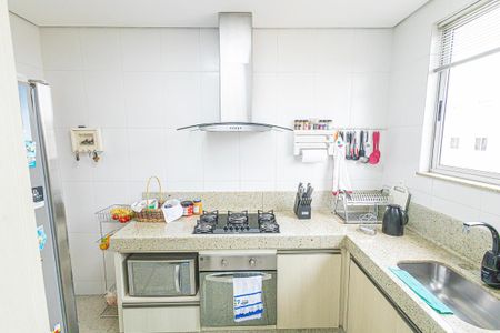 Apartamento à venda com 180m², 3 quartos e 2 vagas Apartamento à venda com 180m², 3 quartos e 2 vagasCozinha