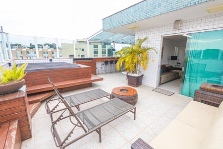 Apartamento à venda com 180m², 3 quartos e 2 vagas Apartamento à venda com 180m², 3 quartos e 2 vagasArea gourmet/ cobertura