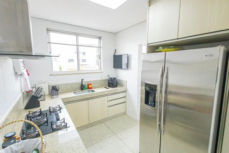 Apartamento à venda com 180m², 3 quartos e 2 vagas Apartamento à venda com 180m², 3 quartos e 2 vagasCozinha