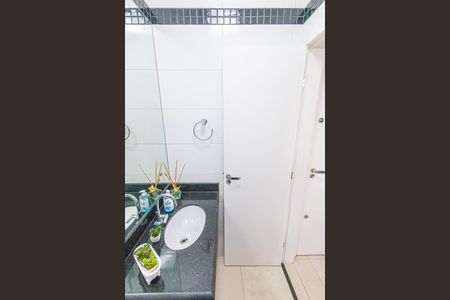 Apartamento à venda com 180m², 3 quartos e 2 vagas Apartamento à venda com 180m², 3 quartos e 2 vagasLavabo
