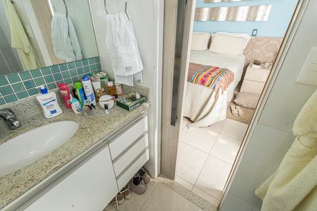 suite de apartamento à venda com 3 quartos, 180m² em Indaiá, Belo Horizonte