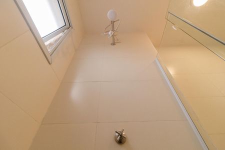 Apartamento para alugar com 47m², 2 quartos e 1 vaga Apartamento para alugar com 47m², 2 quartos e 1 vagaBanheiro