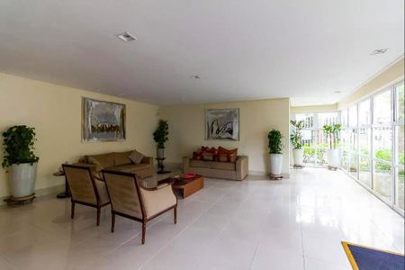 Apartamento à venda com 67m², 2 quartos e 1 vaga Apartamento à venda com 67m², 2 quartos e 1 vagaHall Social