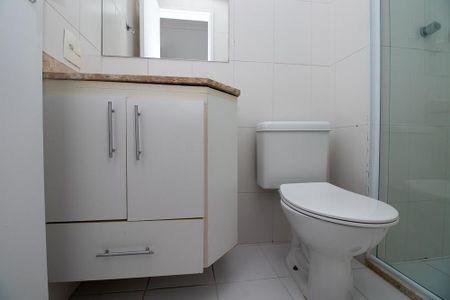 Apartamento à venda com 67m², 2 quartos e 1 vaga Apartamento à venda com 67m², 2 quartos e 1 vagaBanheiro