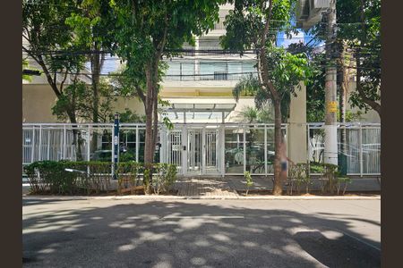 Apartamento à venda com 67m², 2 quartos e 1 vaga Apartamento à venda com 67m², 2 quartos e 1 vagaFachada e Portaria