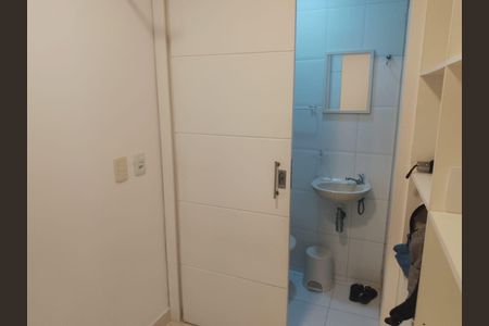 Apartamento para alugar com 220m², 4 quartos e 2 vagas Apartamento para alugar com 220m², 4 quartos e 2 vagasBanheiro