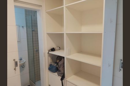 Apartamento para alugar com 220m², 4 quartos e 2 vagas Apartamento para alugar com 220m², 4 quartos e 2 vagasQuarto