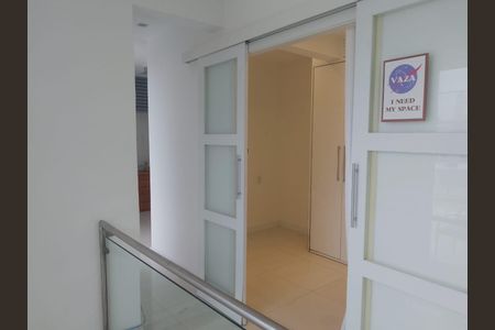 Apartamento para alugar com 220m², 4 quartos e 2 vagas