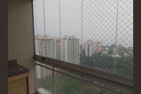 Apartamento para alugar com 220m², 4 quartos e 2 vagas Apartamento para alugar com 220m², 4 quartos e 2 vagasVaranda
