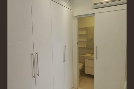 Apartamento para alugar com 220m², 4 quartos e 2 vagas Apartamento para alugar com 220m², 4 quartos e 2 vagasQuarto