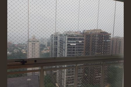 Apartamento para alugar com 220m², 4 quartos e 2 vagas Apartamento para alugar com 220m², 4 quartos e 2 vagasVaranda