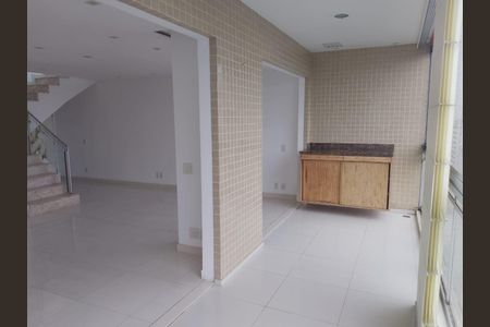 Apartamento para alugar com 220m², 4 quartos e 2 vagas Apartamento para alugar com 220m², 4 quartos e 2 vagasSala e varanda