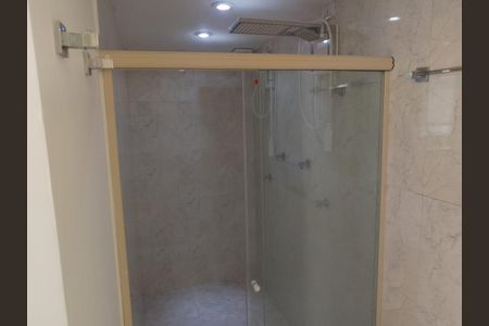 Apartamento para alugar com 220m², 4 quartos e 2 vagas Apartamento para alugar com 220m², 4 quartos e 2 vagasBanheiro