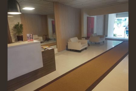 Apartamento para alugar com 220m², 4 quartos e 2 vagas Apartamento para alugar com 220m², 4 quartos e 2 vagasHall de entrada