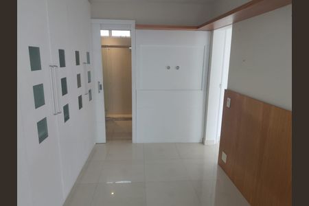 Apartamento para alugar com 220m², 4 quartos e 2 vagas Apartamento para alugar com 220m², 4 quartos e 2 vagasQuarto