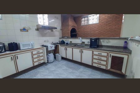 Casa à venda com 160m², 4 quartos e 3 vagas