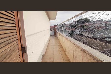 Casa à venda com 160m², 4 quartos e 3 vagas Casa à venda com 160m², 4 quartos e 3 vagasCorredor da Varanda do Quarto 2