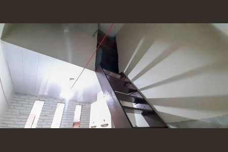 Casa à venda com 160m², 4 quartos e 3 vagas Casa à venda com 160m², 4 quartos e 3 vagasPorão
