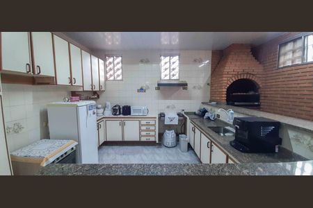 Casa à venda com 160m², 4 quartos e 3 vagas