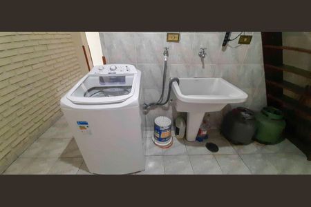 Casa à venda com 160m², 4 quartos e 3 vagas Casa à venda com 160m², 4 quartos e 3 vagasÁrea de Serviço