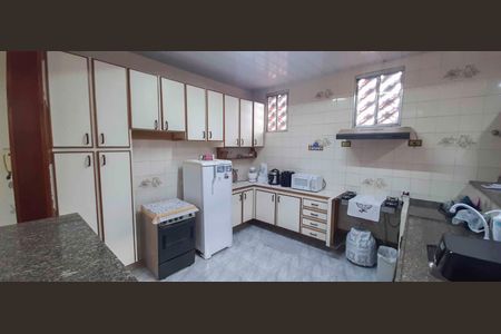 Casa à venda com 160m², 4 quartos e 3 vagas