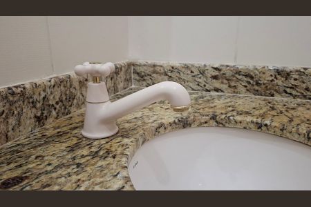 Apartamento para alugar com 53m², 2 quartos e sem vaga Apartamento para alugar com 53m², 2 quartos e sem vagaBanheiro 2