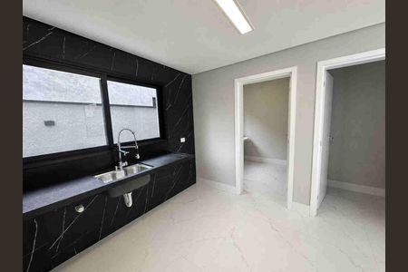 Cozinha de casa de condomínio à venda com 3 quartos, 250m² em Sítio do Rosário, Barueri