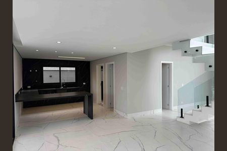 Casa de condomínio à venda com 250m², 3 quartos e 4 vagas Casa de condomínio à venda com 250m², 3 quartos e 4 vagasCozinha