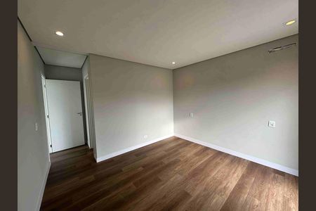 Casa de condomínio à venda com 250m², 3 quartos e 4 vagas Casa de condomínio à venda com 250m², 3 quartos e 4 vagasSuite3
