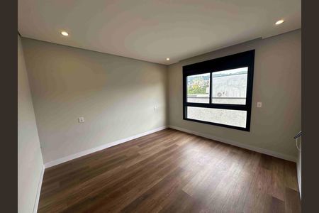 Casa de condomínio à venda com 250m², 3 quartos e 4 vagas Casa de condomínio à venda com 250m², 3 quartos e 4 vagasSuite2