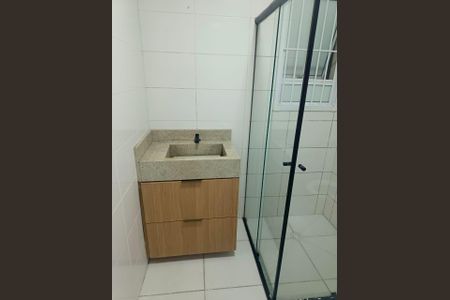 Banheiro de apartamento para alugar com 2 quartos, 43m² em Parque Reboucas, São Paulo