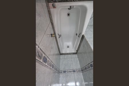 Apartamento à venda com 107m², 3 quartos e 3 vagas Apartamento à venda com 107m², 3 quartos e 3 vagasBanheiro da suíte