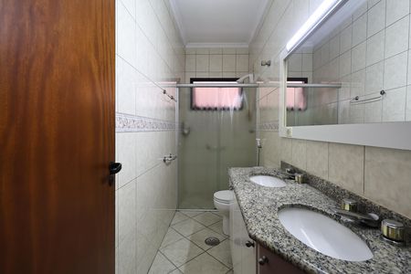 Apartamento à venda com 107m², 3 quartos e 3 vagas Apartamento à venda com 107m², 3 quartos e 3 vagasBanheiro