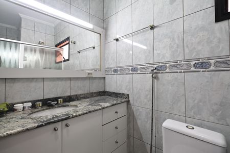 Apartamento à venda com 107m², 3 quartos e 3 vagas Apartamento à venda com 107m², 3 quartos e 3 vagasBanheiro da suíte