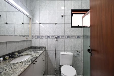 Apartamento à venda com 107m², 3 quartos e 3 vagas Apartamento à venda com 107m², 3 quartos e 3 vagasBanheiro da suíte