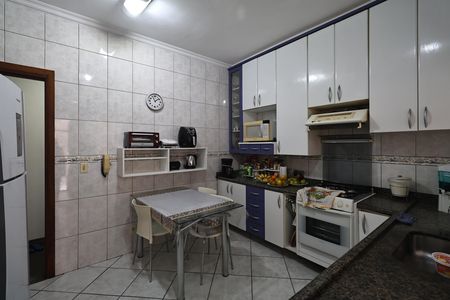 Apartamento à venda com 107m², 3 quartos e 3 vagas Apartamento à venda com 107m², 3 quartos e 3 vagasCozinha