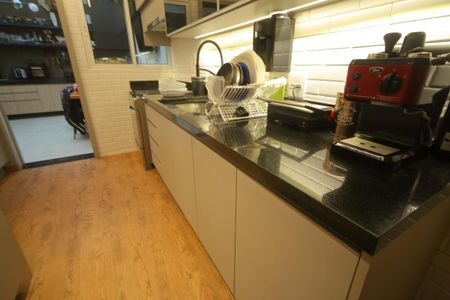 Casa à venda com 150m², 2 quartos e 2 vagasCozinha 