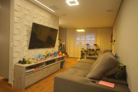 Casa à venda com 150m², 2 quartos e 2 vagasSala