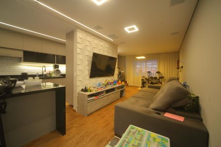 Casa à venda com 150m², 2 quartos e 2 vagasSala