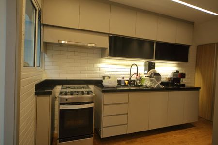 Casa à venda com 150m², 2 quartos e 2 vagasCozinha 