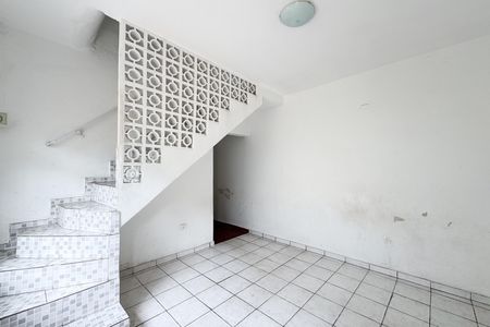 Casa à venda com 2700m², 4 quartos e 2 vagas Casa à venda com 2700m², 4 quartos e 2 vagasSala - Casa 2