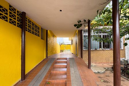 Casa à venda com 2700m², 4 quartos e 2 vagas Casa à venda com 2700m², 4 quartos e 2 vagasÁrea externa