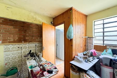 Casa à venda com 2700m², 4 quartos e 2 vagas Casa à venda com 2700m², 4 quartos e 2 vagasQuarto de Serviço