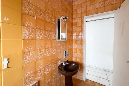 Casa à venda com 2700m², 4 quartos e 2 vagas Casa à venda com 2700m², 4 quartos e 2 vagasBanheiro Social - Casa 2