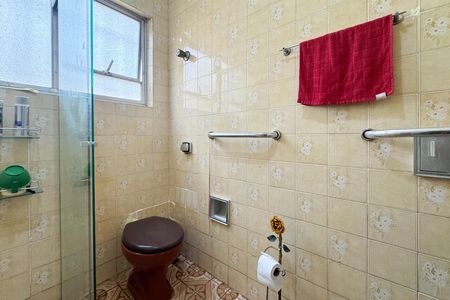 Casa à venda com 2700m², 4 quartos e 2 vagas Casa à venda com 2700m², 4 quartos e 2 vagasBanheiro Social - Casa 1
