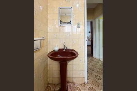 Casa à venda com 2700m², 4 quartos e 2 vagas Casa à venda com 2700m², 4 quartos e 2 vagasBanheiro Social - Casa 1