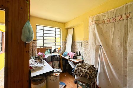 Casa à venda com 2700m², 4 quartos e 2 vagas Casa à venda com 2700m², 4 quartos e 2 vagasQuarto de Serviço