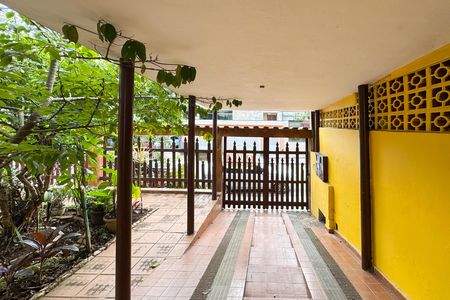 Casa à venda com 2700m², 4 quartos e 2 vagas Casa à venda com 2700m², 4 quartos e 2 vagasÁrea externa