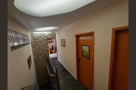 Casa para alugar com 200m², 3 quartos e 3 vagas Casa para alugar com 200m², 3 quartos e 3 vagasCorredor